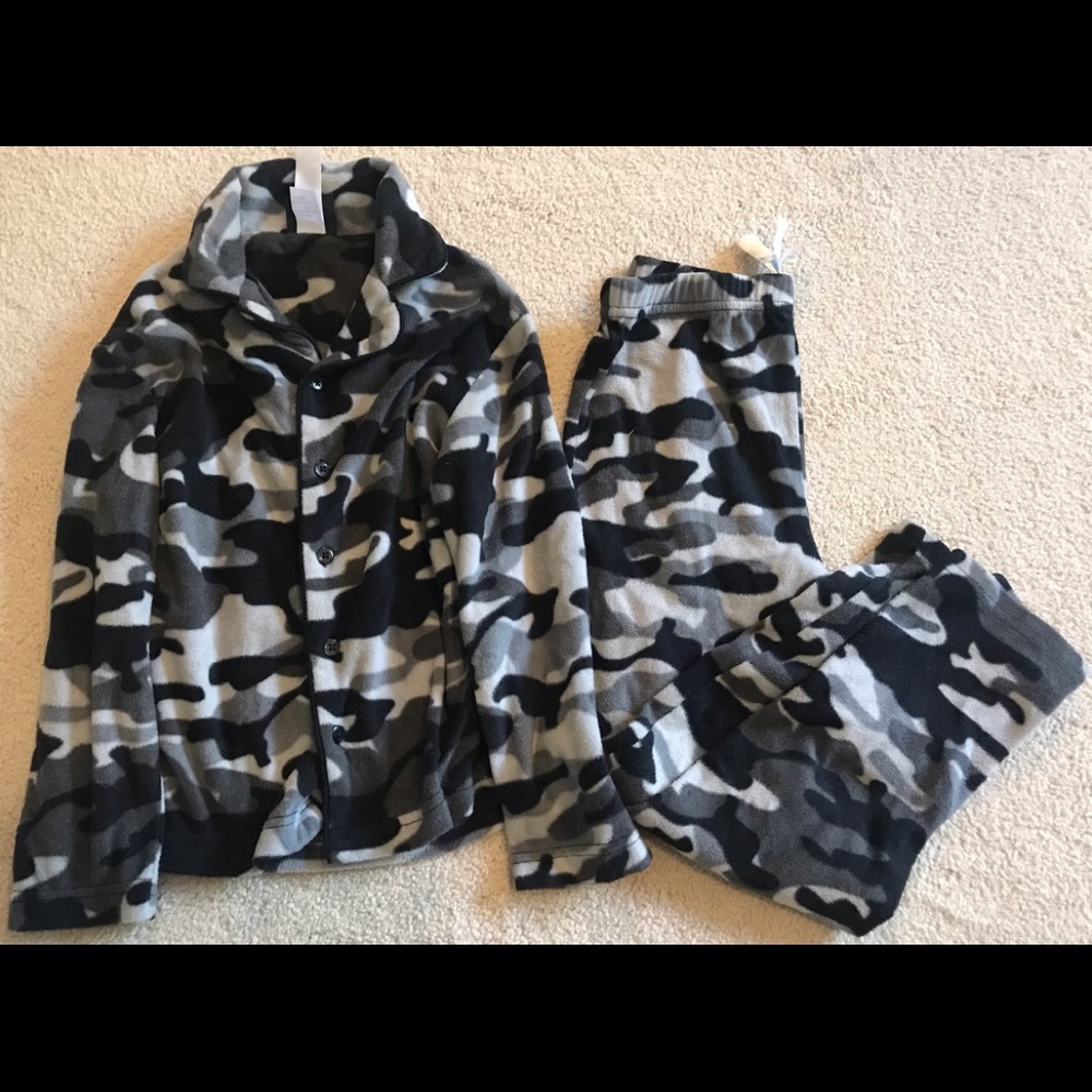 XS(4/5) Gray Camouflage 2 Pc pajamas.